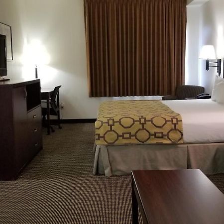 เบย์มอนต์ บาย วินด์แฮม ฮาร์ลัน Hotel Harlan ภายนอก รูปภาพ