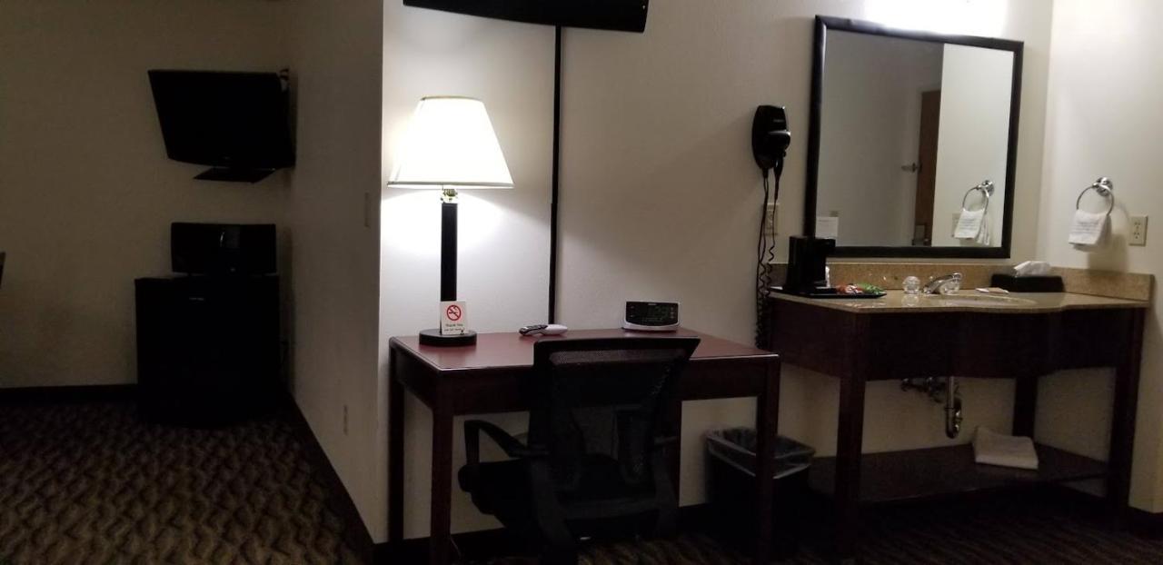 เบย์มอนต์ บาย วินด์แฮม ฮาร์ลัน Hotel Harlan ภายนอก รูปภาพ
